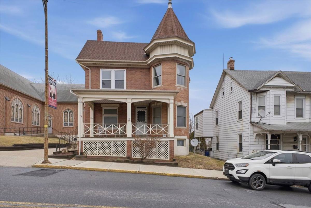 House for rent at 1229 Main St, Northampton, PA 18067