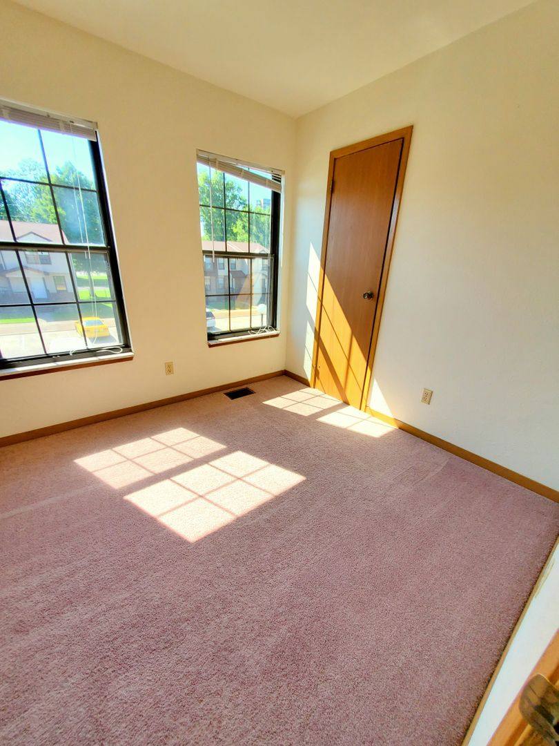 Apartment for rent at 600 E Campus Dr, Carbondale, IL 62901
