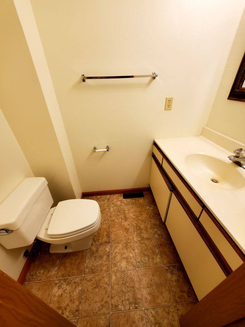Apartment for rent at 600 E Campus Dr, Carbondale, IL 62901