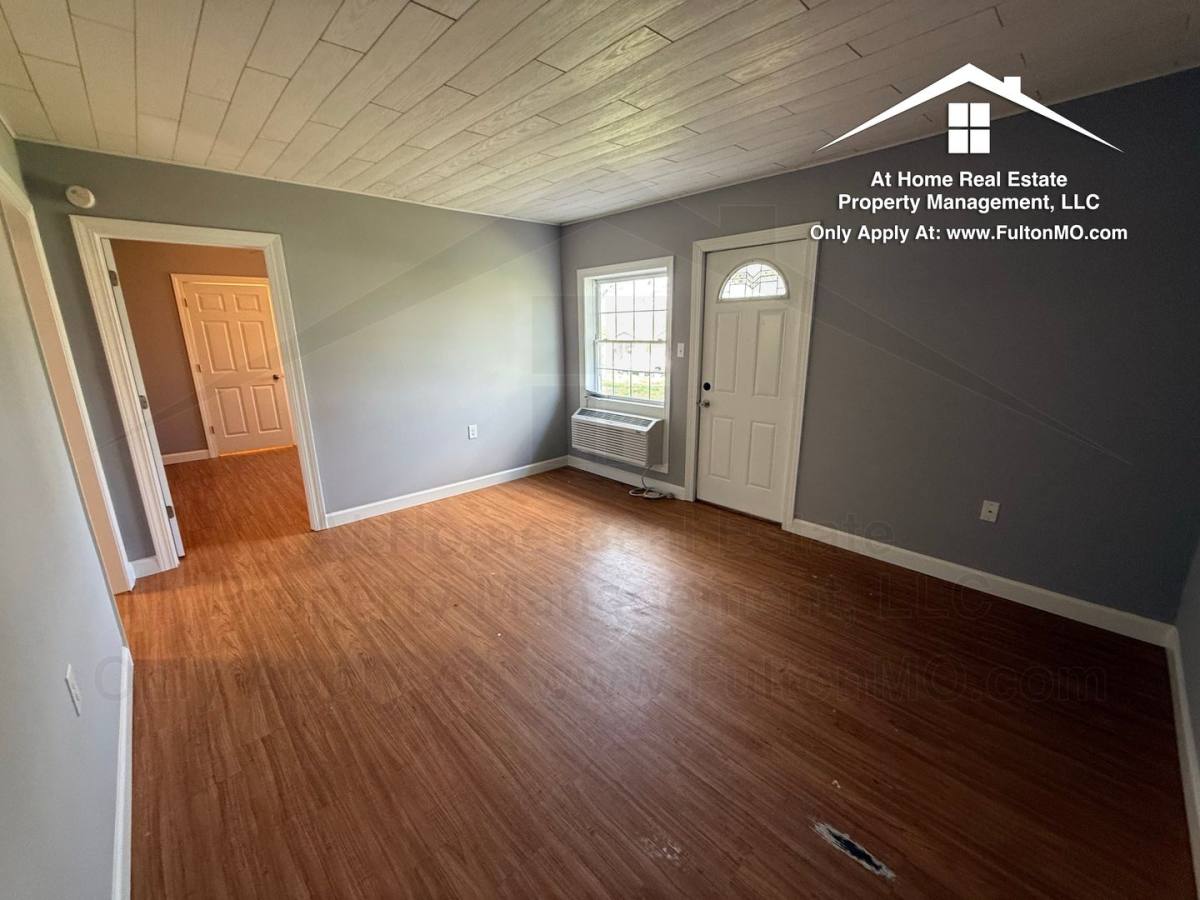 Apartment for rent at 800 Churchill Rd, Fulton, MO 65251
