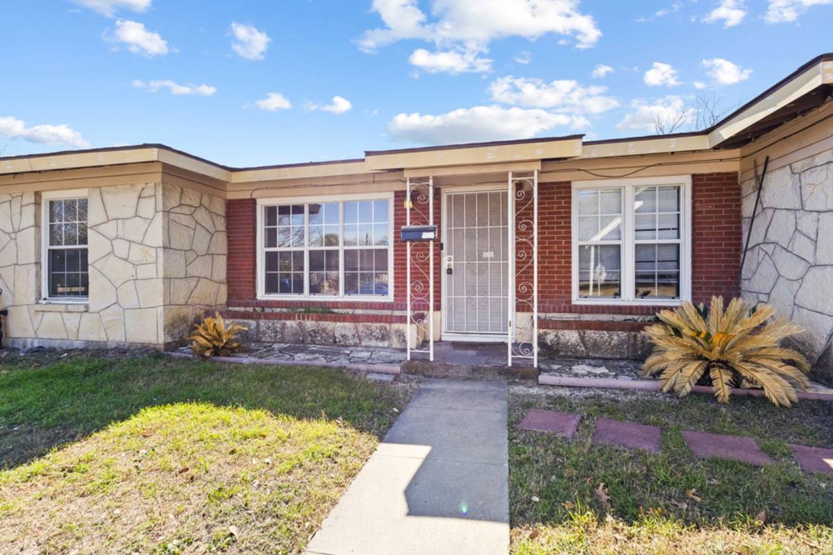 House for rent at 210 Dryden, San Antonio, TX 78213