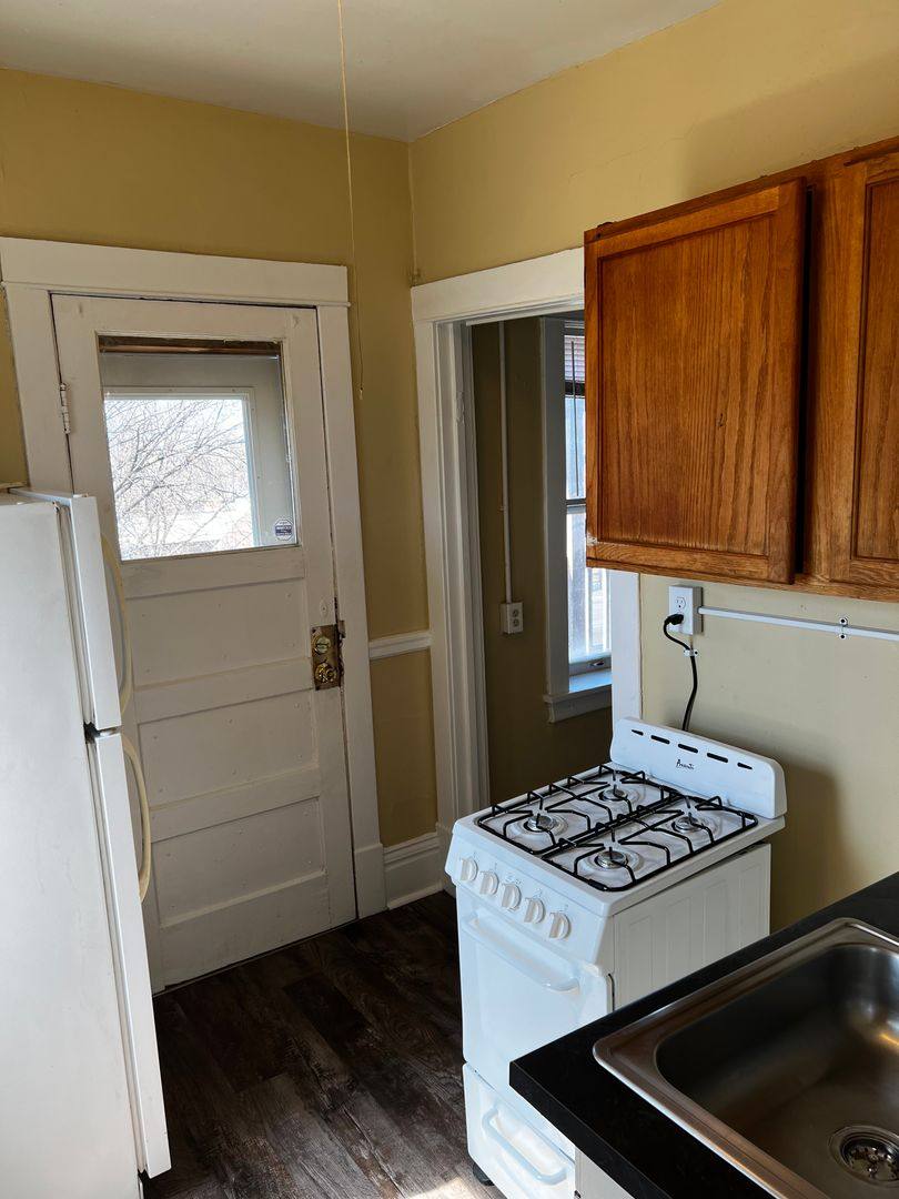Apartment for rent at 467 Herschel St, Saint Paul, MN 55104