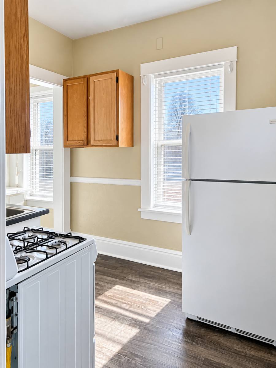 467 Herschel St, St. Paul, MN 55104 - Apartment for Rent - Image 2