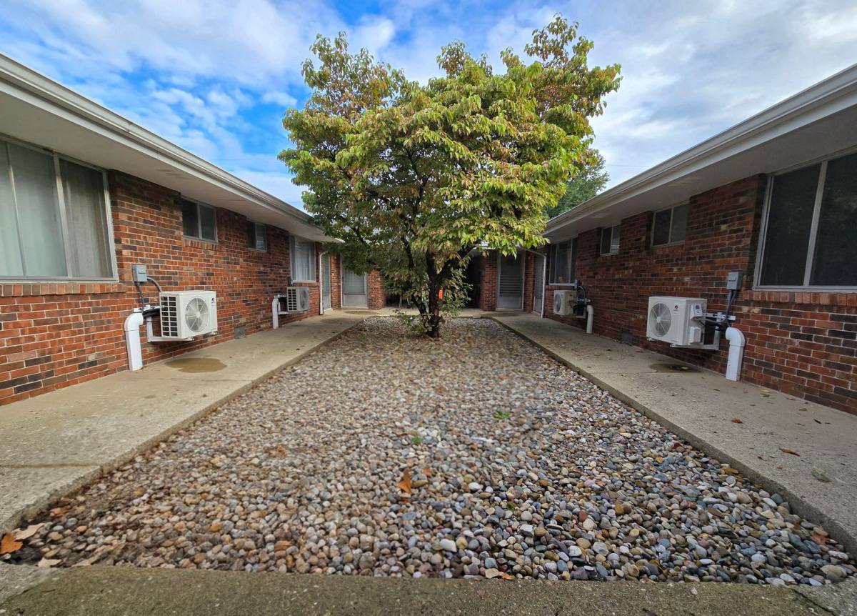 Apartment for rent at 600 Marshall Ave, Mattoon, IL 61938
