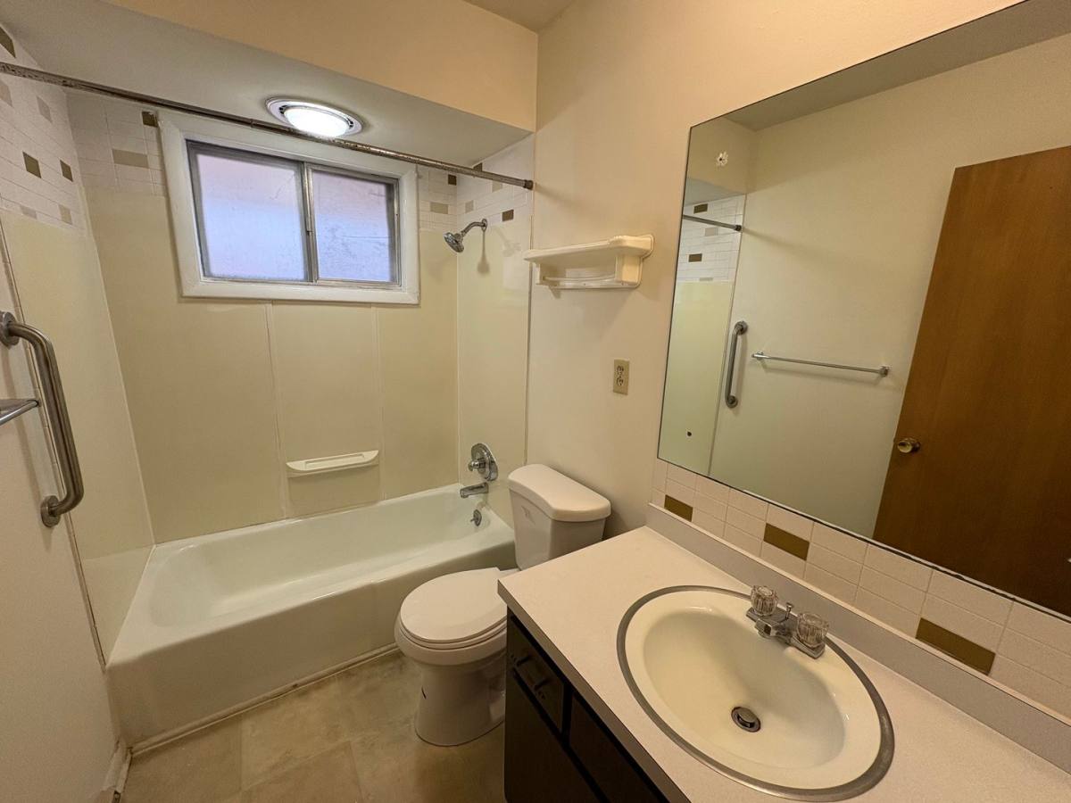 Apartment for rent at 600 Marshall Ave, Mattoon, IL 61938