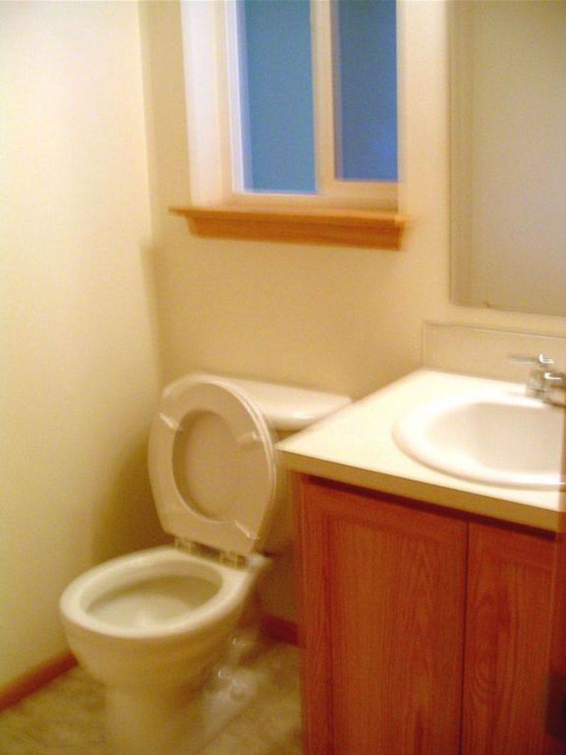 Apartment for rent at 539 541 Helen St, Eugene, OR 97404