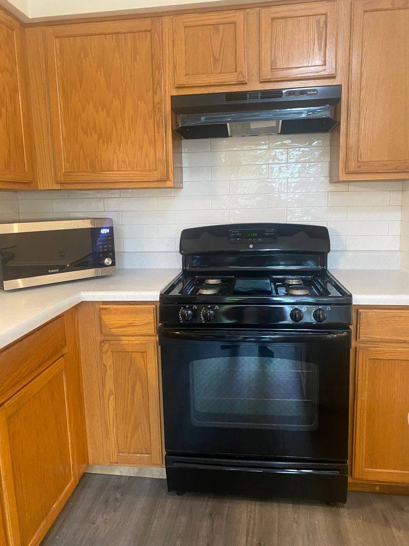 House for rent at 315 Richmond Dr, Romeoville, IL 60446