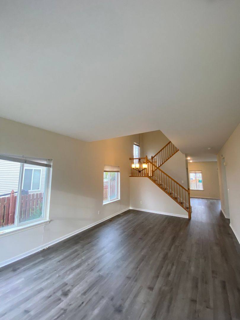 House for rent at 315 Richmond Dr, Romeoville, IL 60446