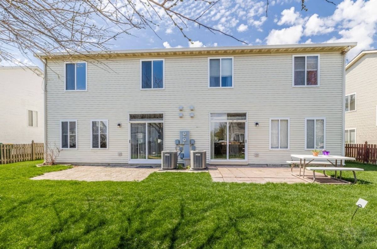 House for rent at 315 Richmond Dr, Romeoville, IL 60446