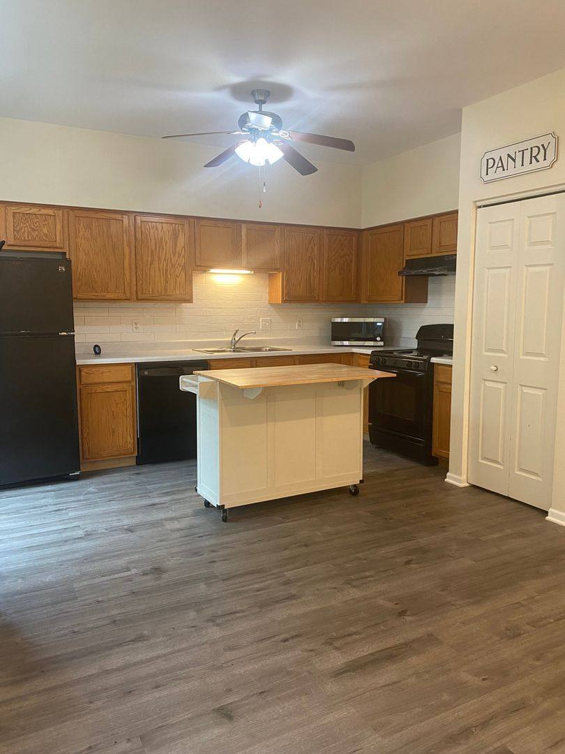 House for rent at 315 Richmond Dr, Romeoville, IL 60446