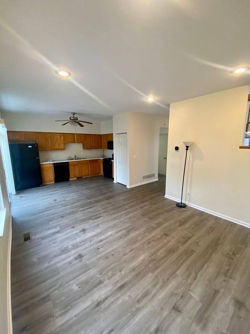 House for rent at 315 Richmond Dr, Romeoville, IL 60446