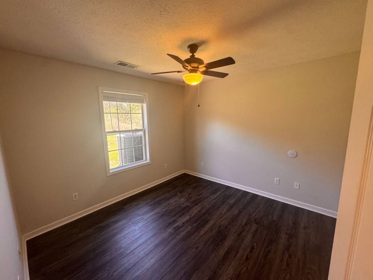 Apartment for rent at 100-132 Williams Rd, Guntersville, AL 35976