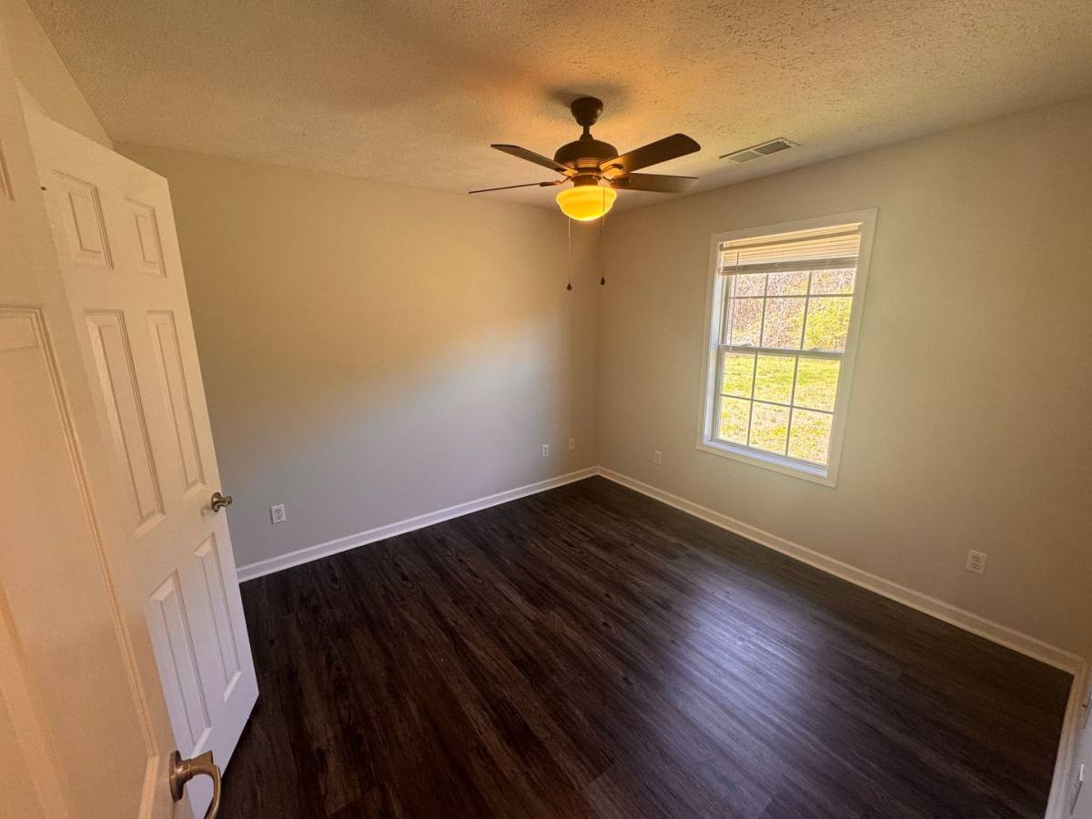 Apartment for rent at 100-132 Williams Rd, Guntersville, AL 35976