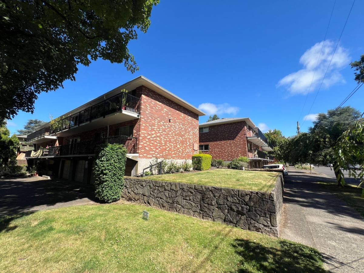 Apartment for rent at 1925 NE 19th Ave, Portland, OR 97212