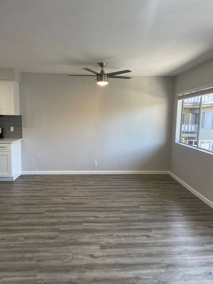 Apartment for rent at 350 N Crescent Dr, Beverly Hills, CA 90210