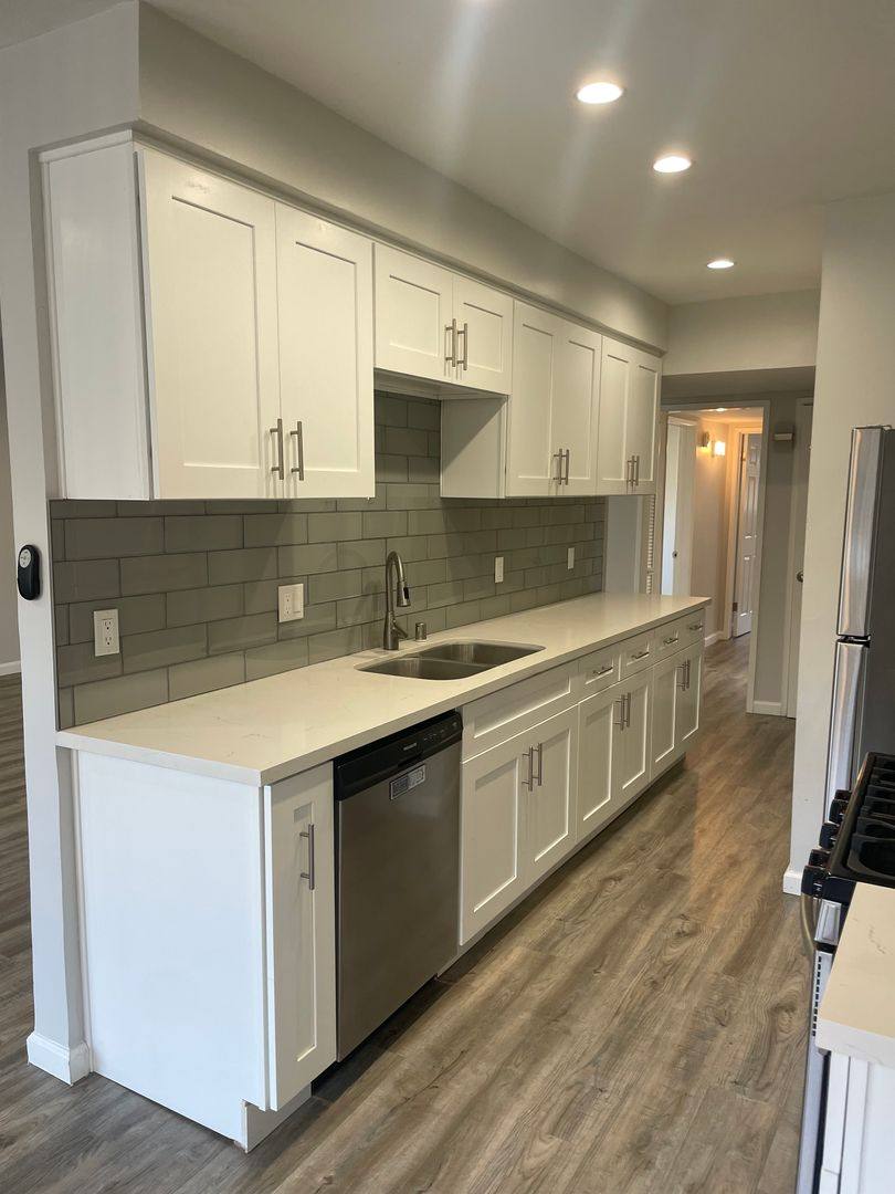 Apartment for rent at 350 N Crescent Dr, Beverly Hills, CA 90210