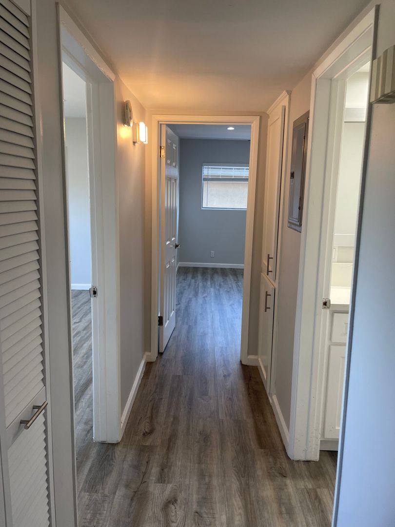 Apartment for rent at 350 N Crescent Dr, Beverly Hills, CA 90210