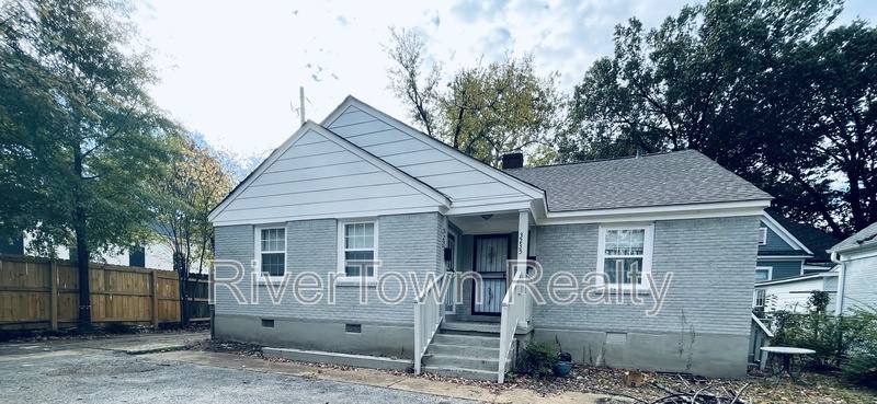 Apartment for rent at 3235 Southern Ave, Memphis, TN 38111