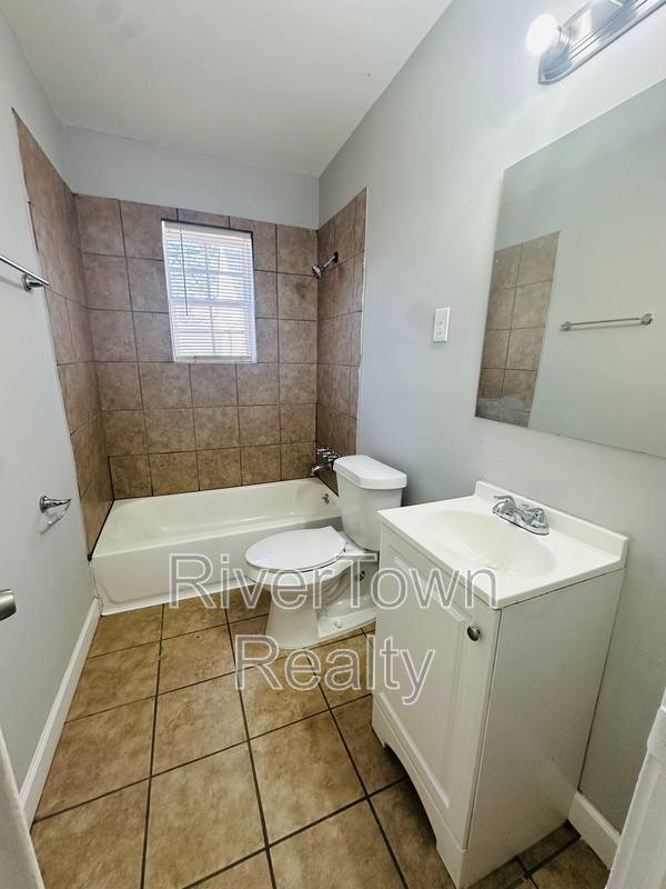 Apartment for rent at 3235 Southern Ave, Memphis, TN 38111