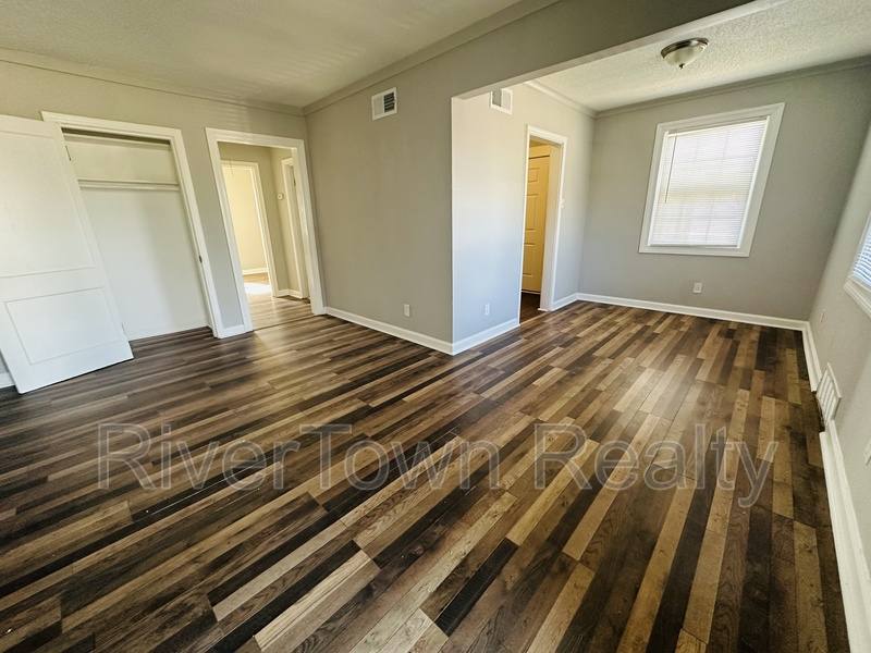 Apartment for rent at 3235 Southern Ave, Memphis, TN 38111