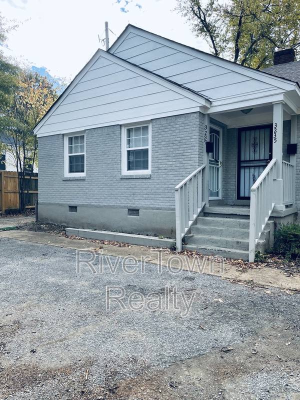 Apartment for rent at 3235 Southern Ave, Memphis, TN 38111