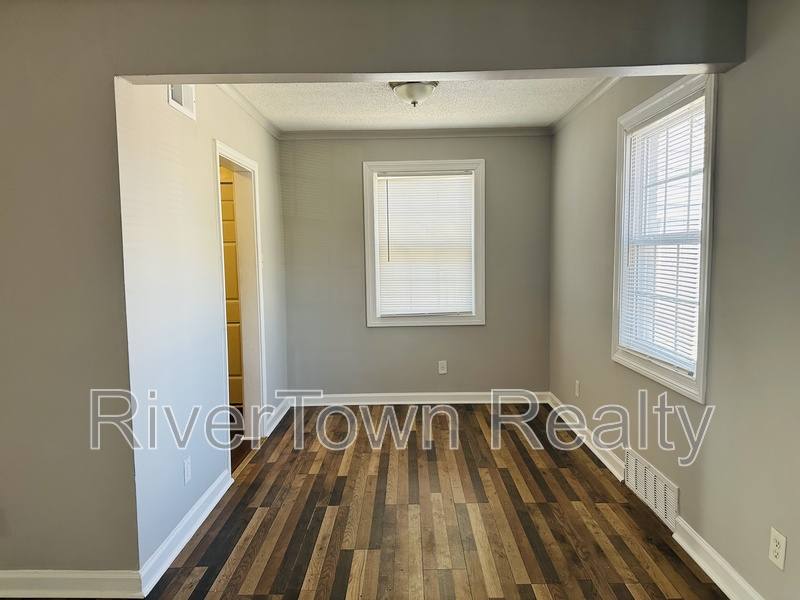 Apartment for rent at 3235 Southern Ave, Memphis, TN 38111