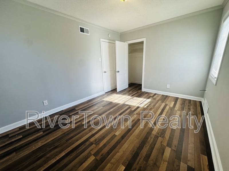 Apartment for rent at 3235 Southern Ave, Memphis, TN 38111