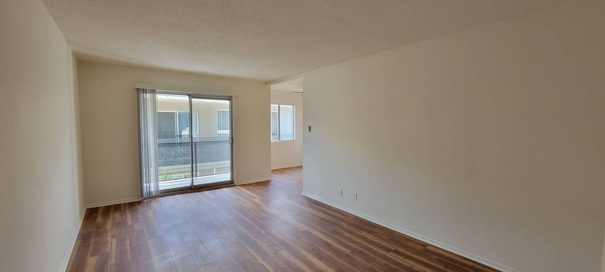 Apartment for rent at 1352 N Citrus Ave, Los Angeles, CA 90028