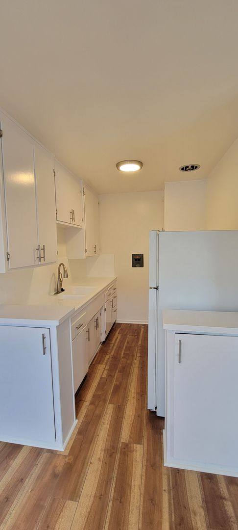 Apartment for rent at 1352 N Citrus Ave, Los Angeles, CA 90028