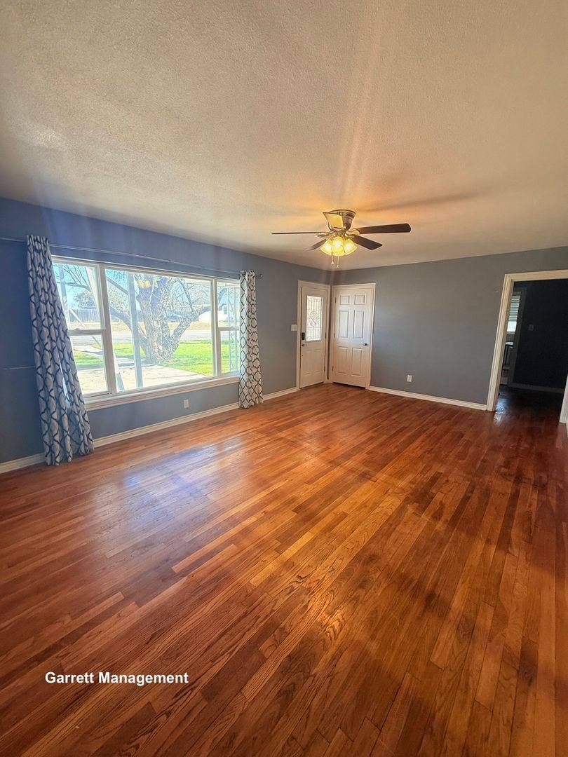 House for rent at 1114 Nix Rd, Lampasas, TX 76550