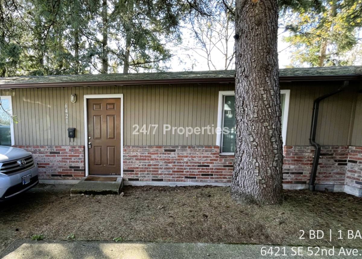 House for rent at 6421 SE 52nd Ave, Portland, OR 97206