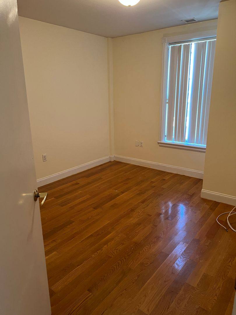 Apartment for rent at 90B Westland Ave, Boston, MA 02115
