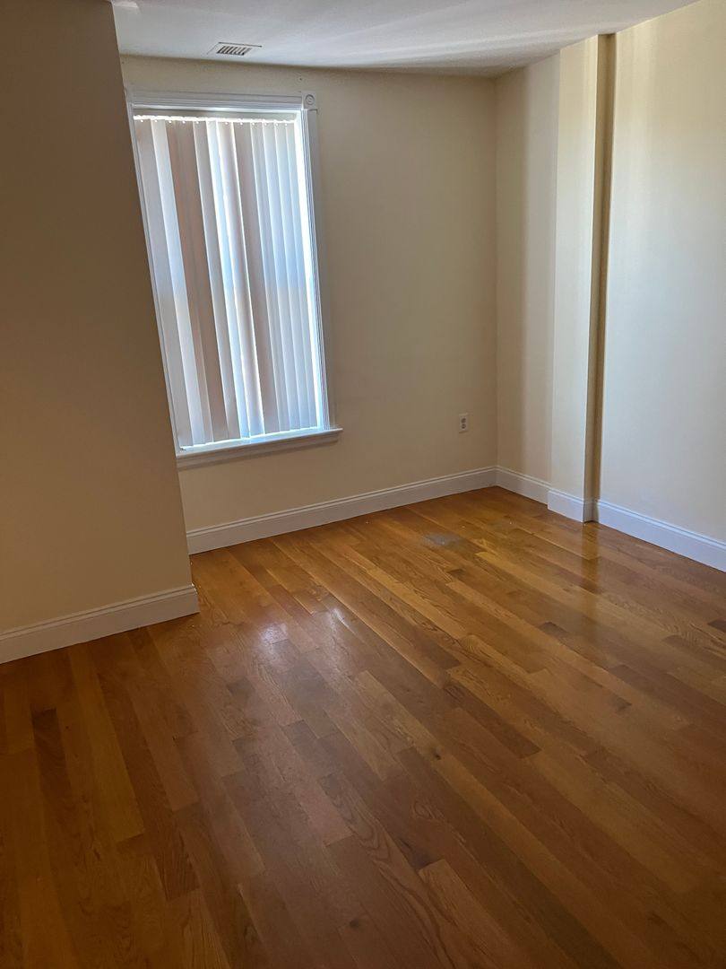 Apartment for rent at 90B Westland Ave, Boston, MA 02115
