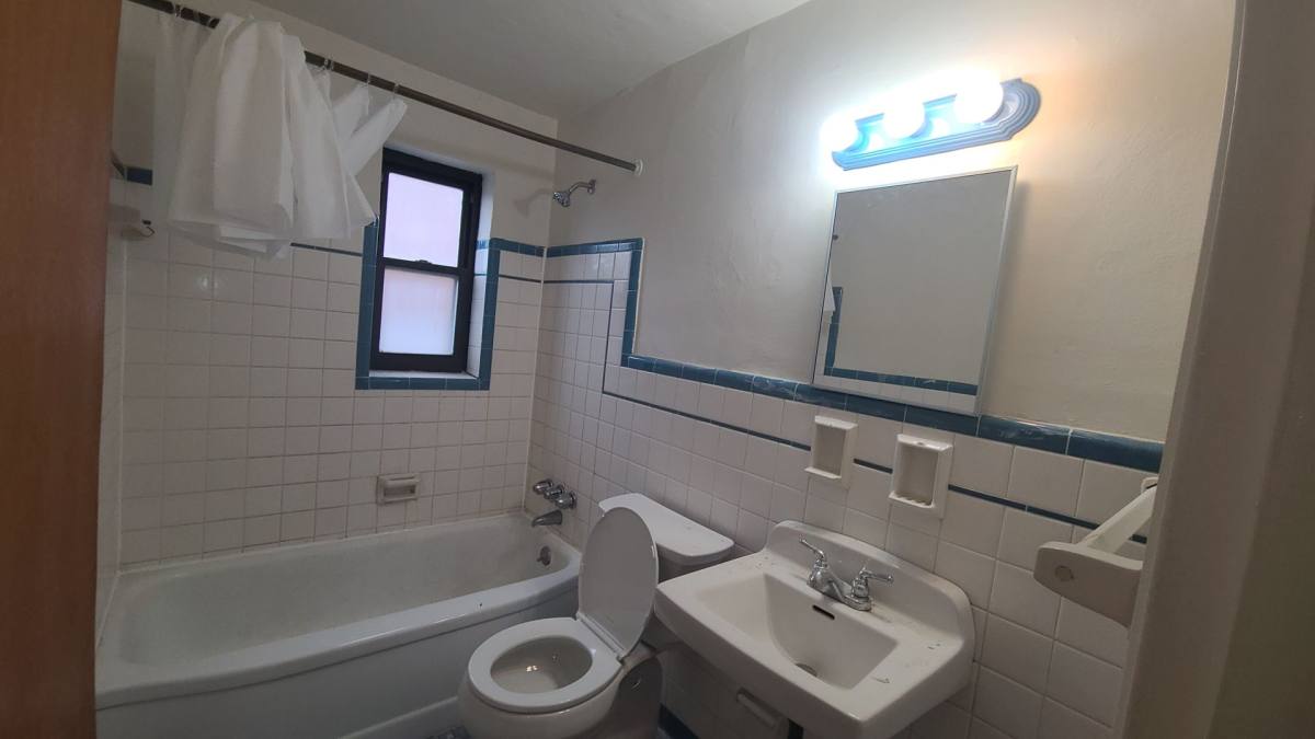 Apartment for rent at 135 Abbeyville Rd, Pittsburgh, PA 15228