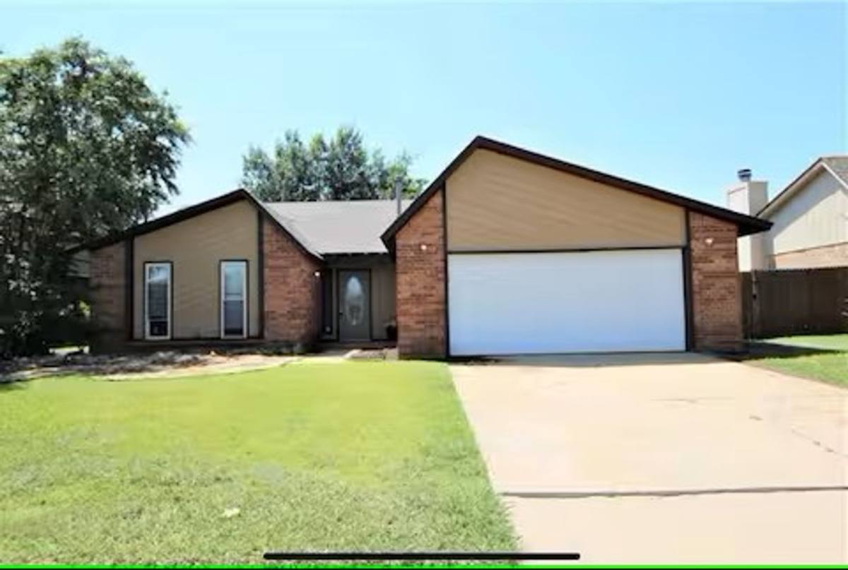 House for rent at 1317 Greenfield Dr, Edmond, OK 73012