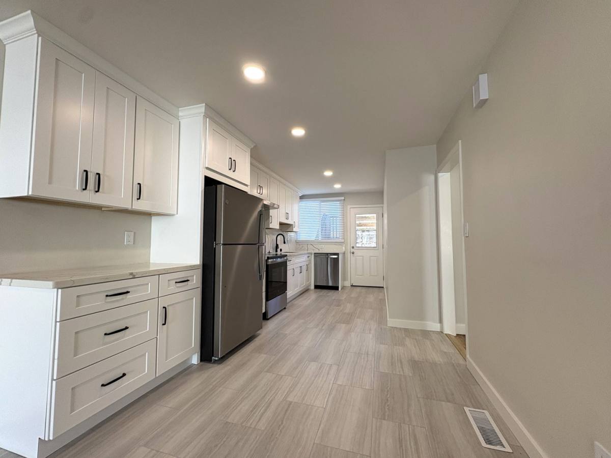 Apartment for rent at 1327-1329 Judah St, San Francisco, CA 94122
