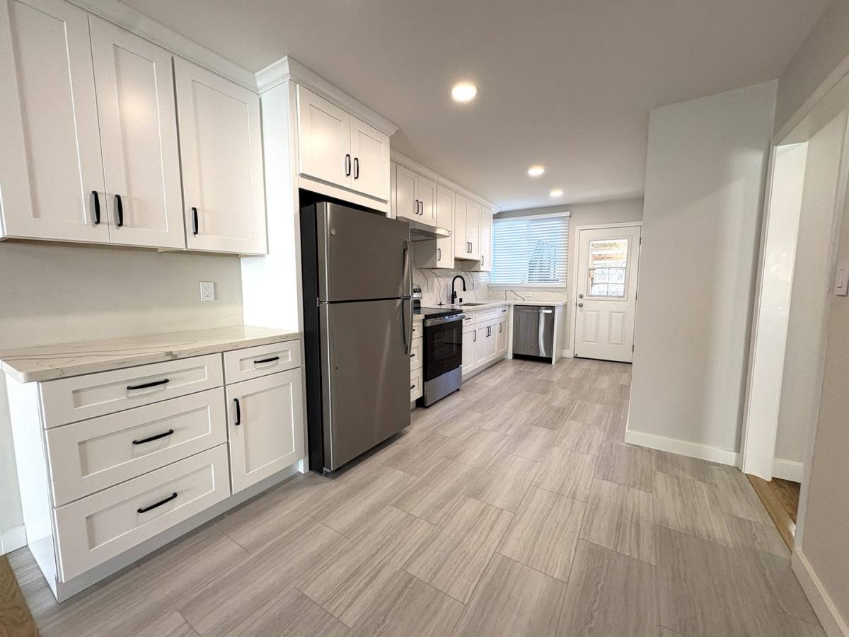 Apartment for rent at 1327-1329 Judah St, San Francisco, CA 94122