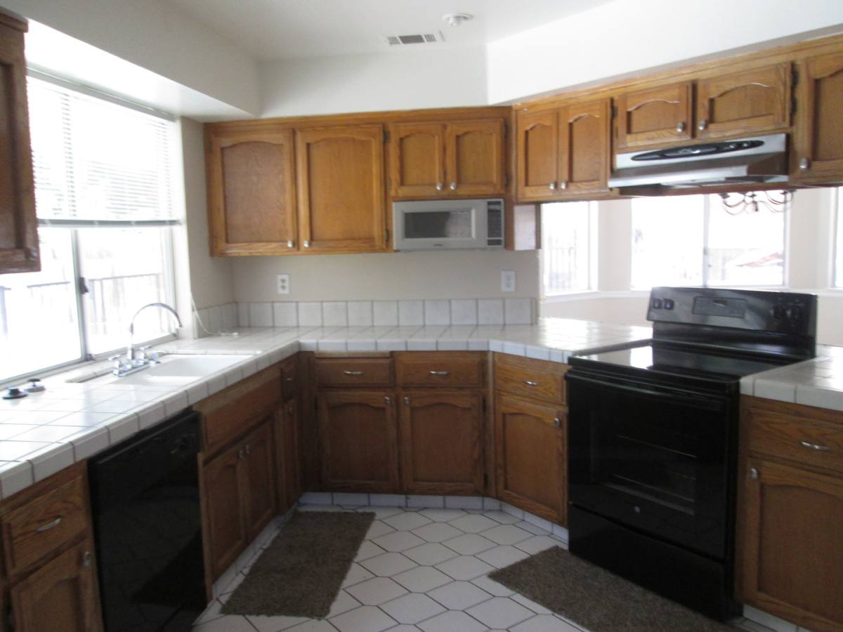House for rent at 3615 Abbott Dr, Bakersfield, CA 93312