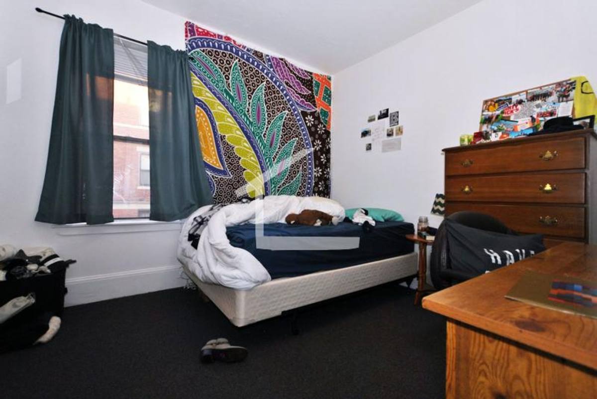 Apartment for rent at 878 Huntington Ave, Boston, MA 02115