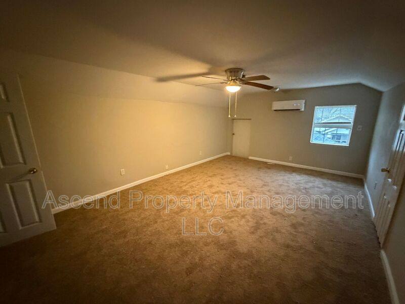 Apartment for rent at 2111 Chamberlain Ave #B, Chattanooga, TN 37404