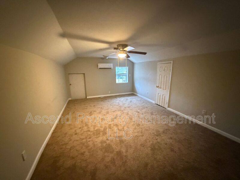 Apartment for rent at 2111 Chamberlain Ave #B, Chattanooga, TN 37404