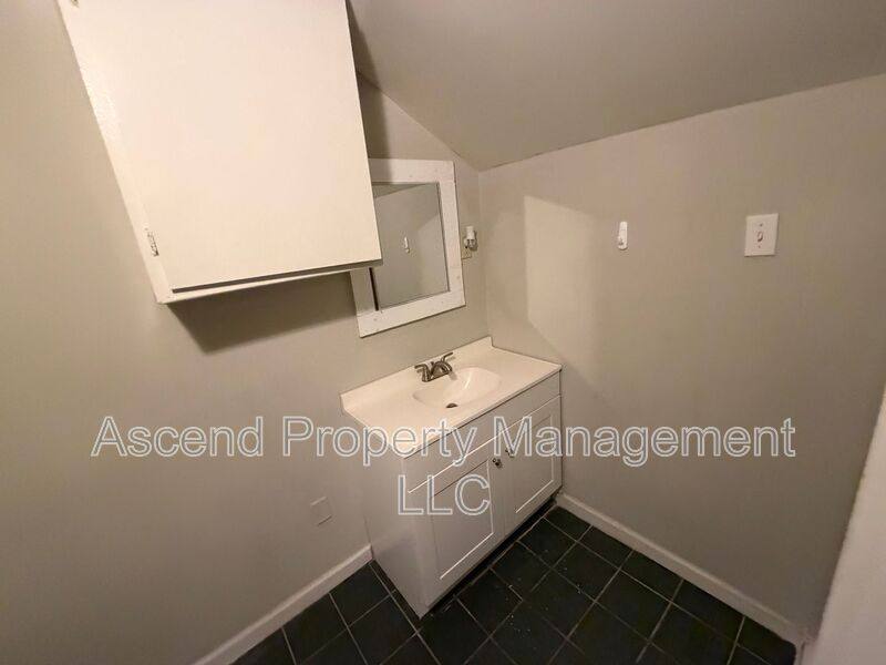 Apartment for rent at 2111 Chamberlain Ave #B, Chattanooga, TN 37404