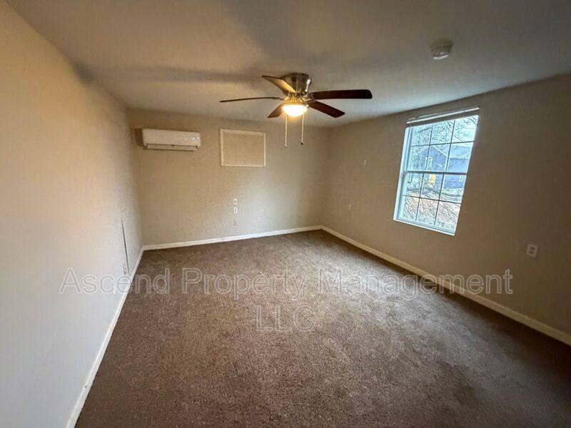 Apartment for rent at 2111 Chamberlain Ave #B, Chattanooga, TN 37404