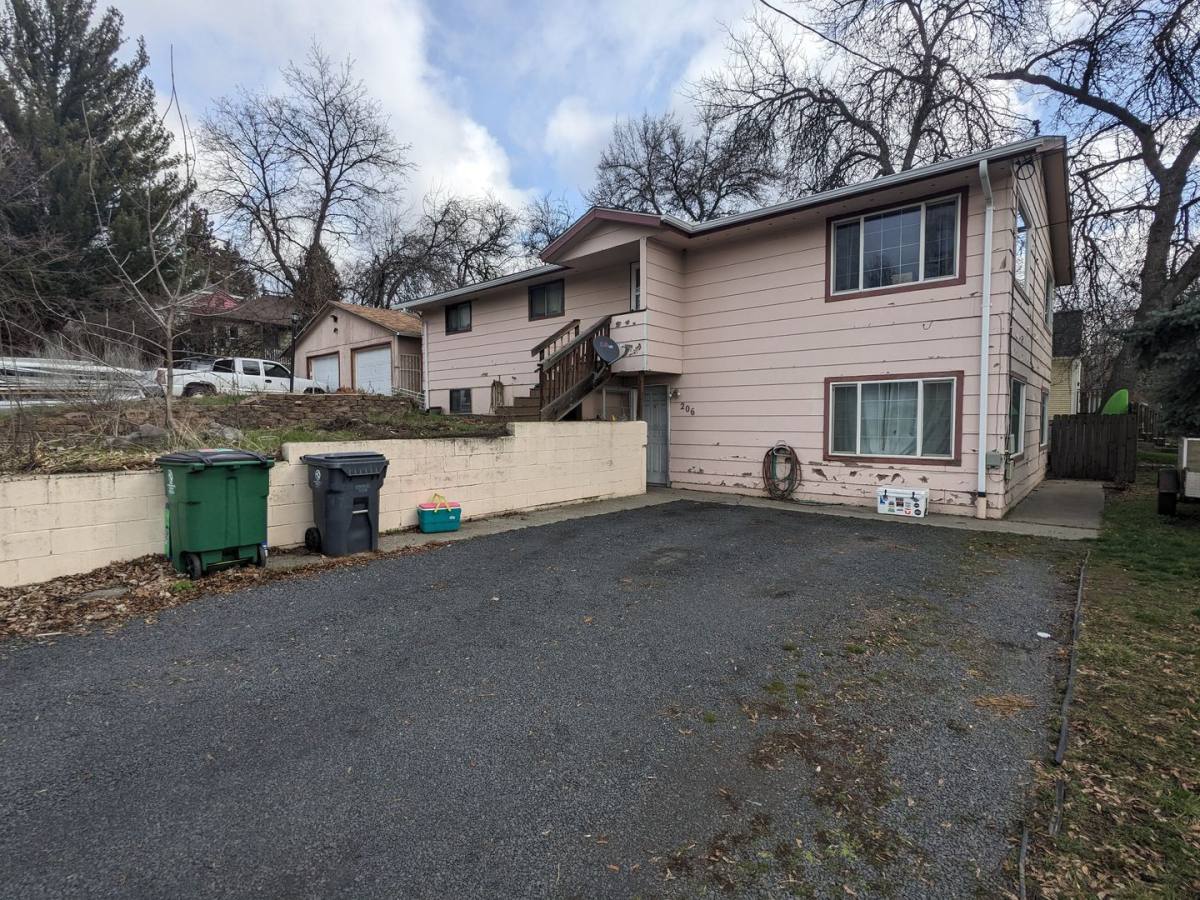 Apartment for rent at 206 Cherry St, Moscow, ID 83843