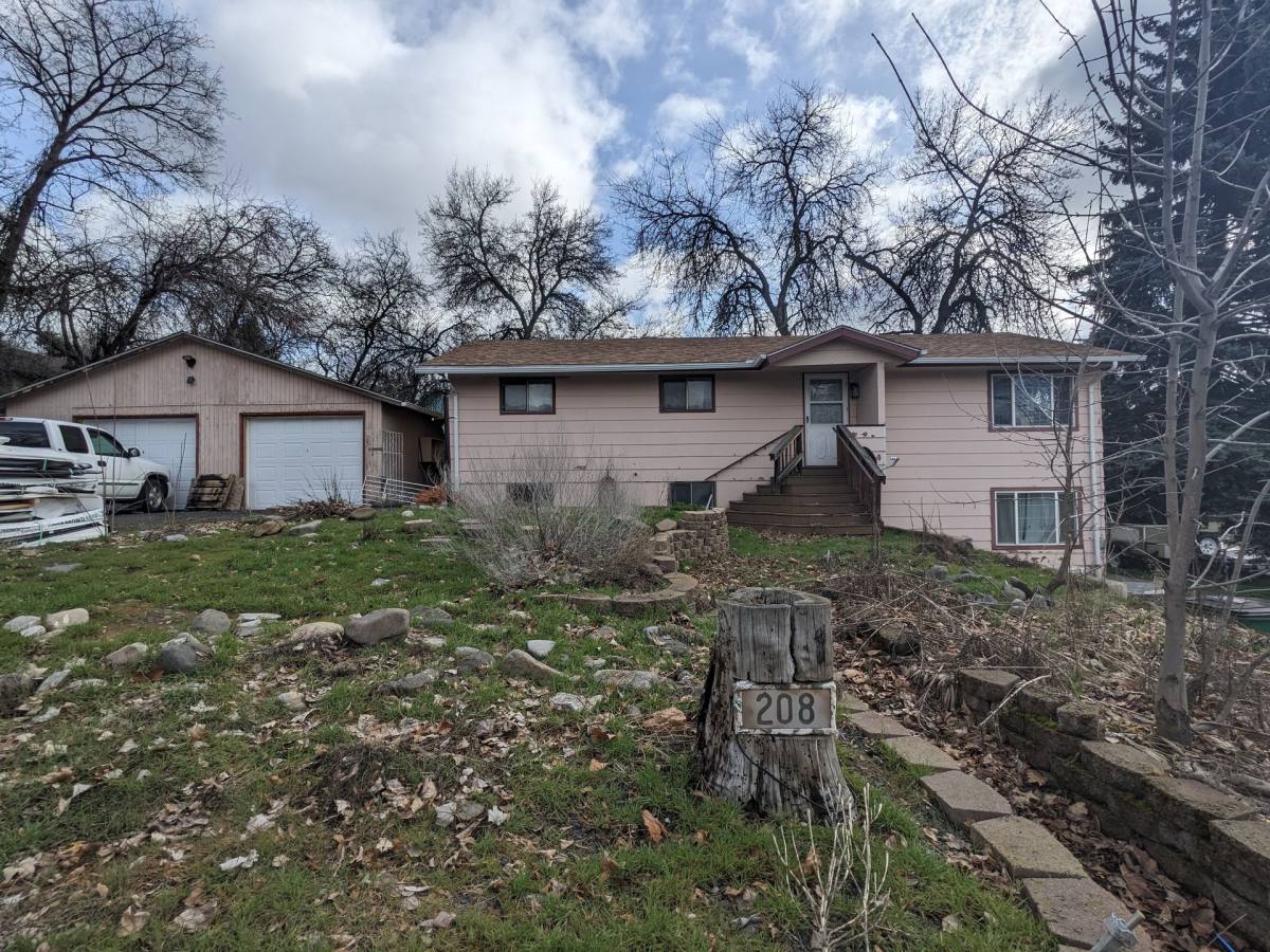 Apartment for rent at 206 Cherry St, Moscow, ID 83843