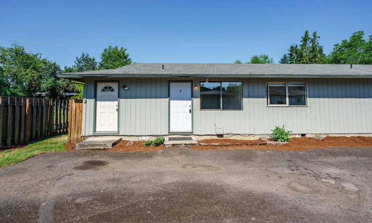 Apartment for rent at 3504 S St, Vancouver, WA 98663