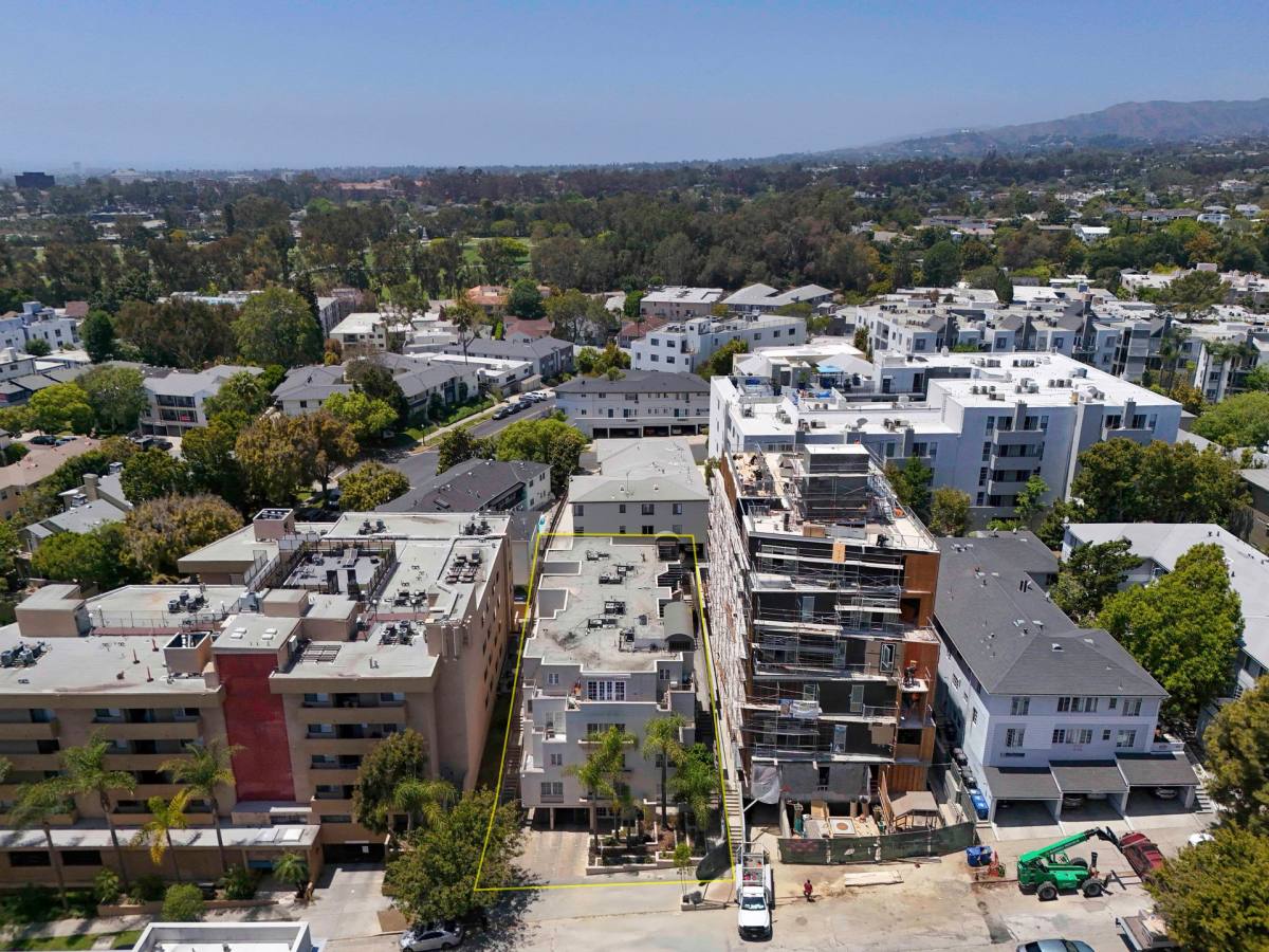 Apartment for rent at 545 Glenrock Ave, Los Angeles, CA 90024