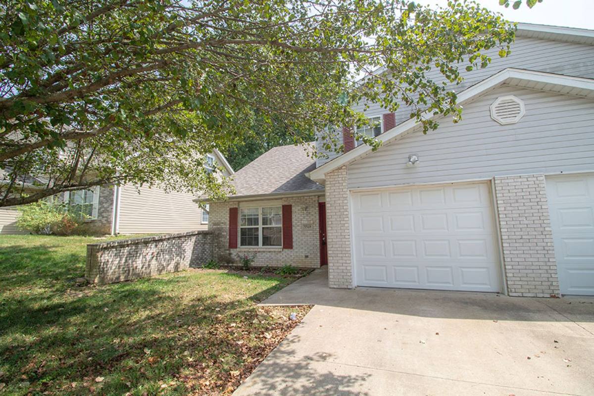 Apartment for rent at 5567-5569 Pinehurst Lane, Columbia, MO 65202