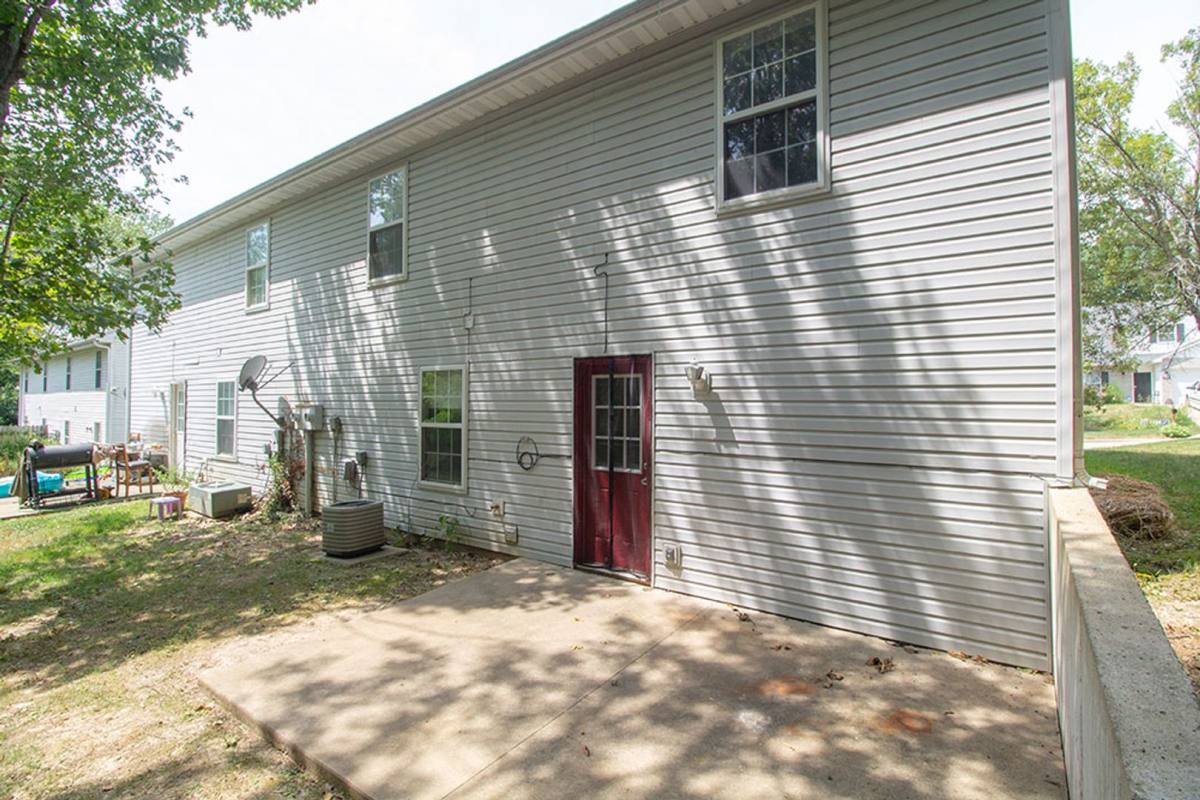 Apartment for rent at 5567-5569 Pinehurst Lane, Columbia, MO 65202