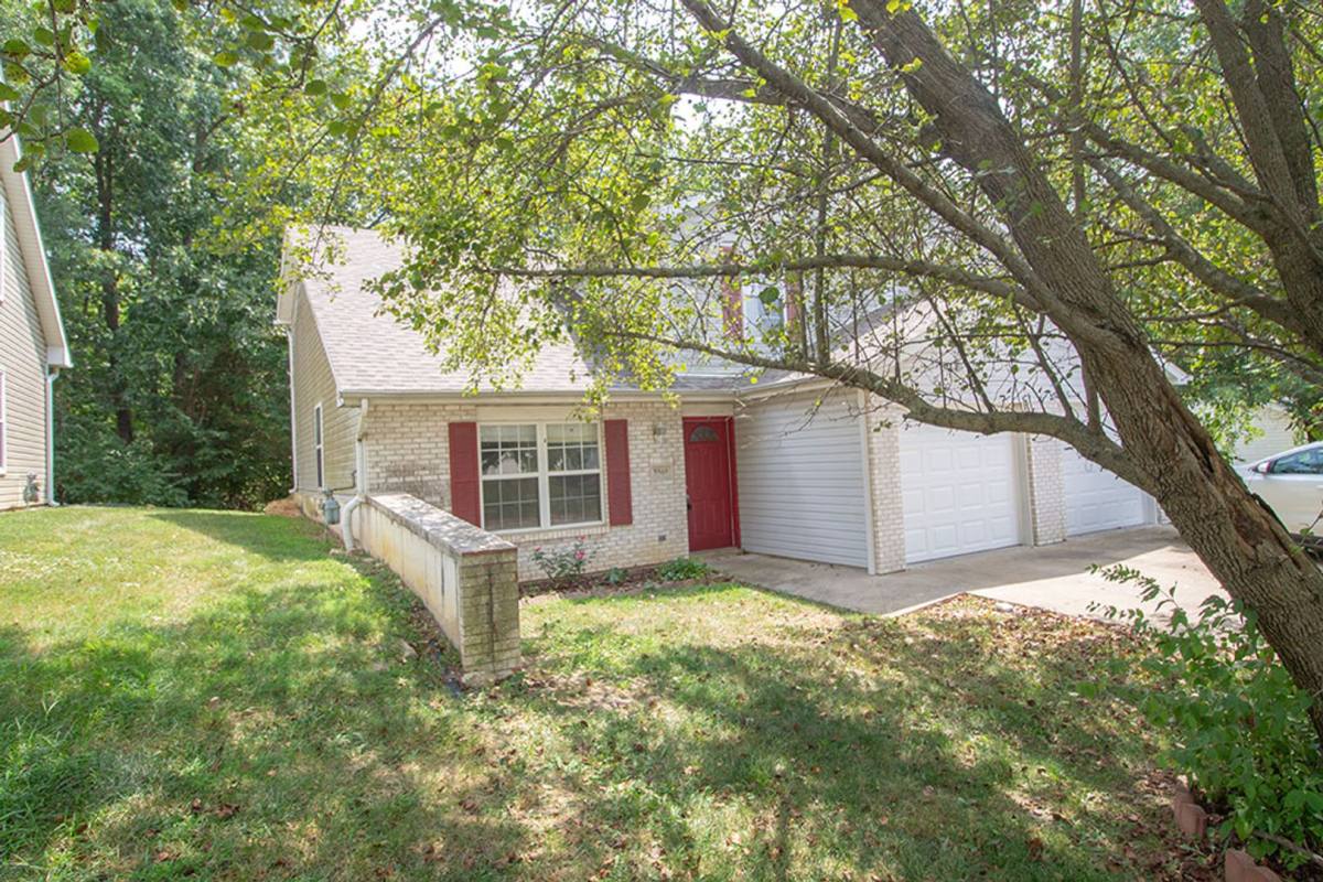 Apartment for rent at 5567-5569 Pinehurst Lane, Columbia, MO 65202